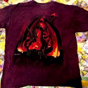 Maroon shirt with dragon print
